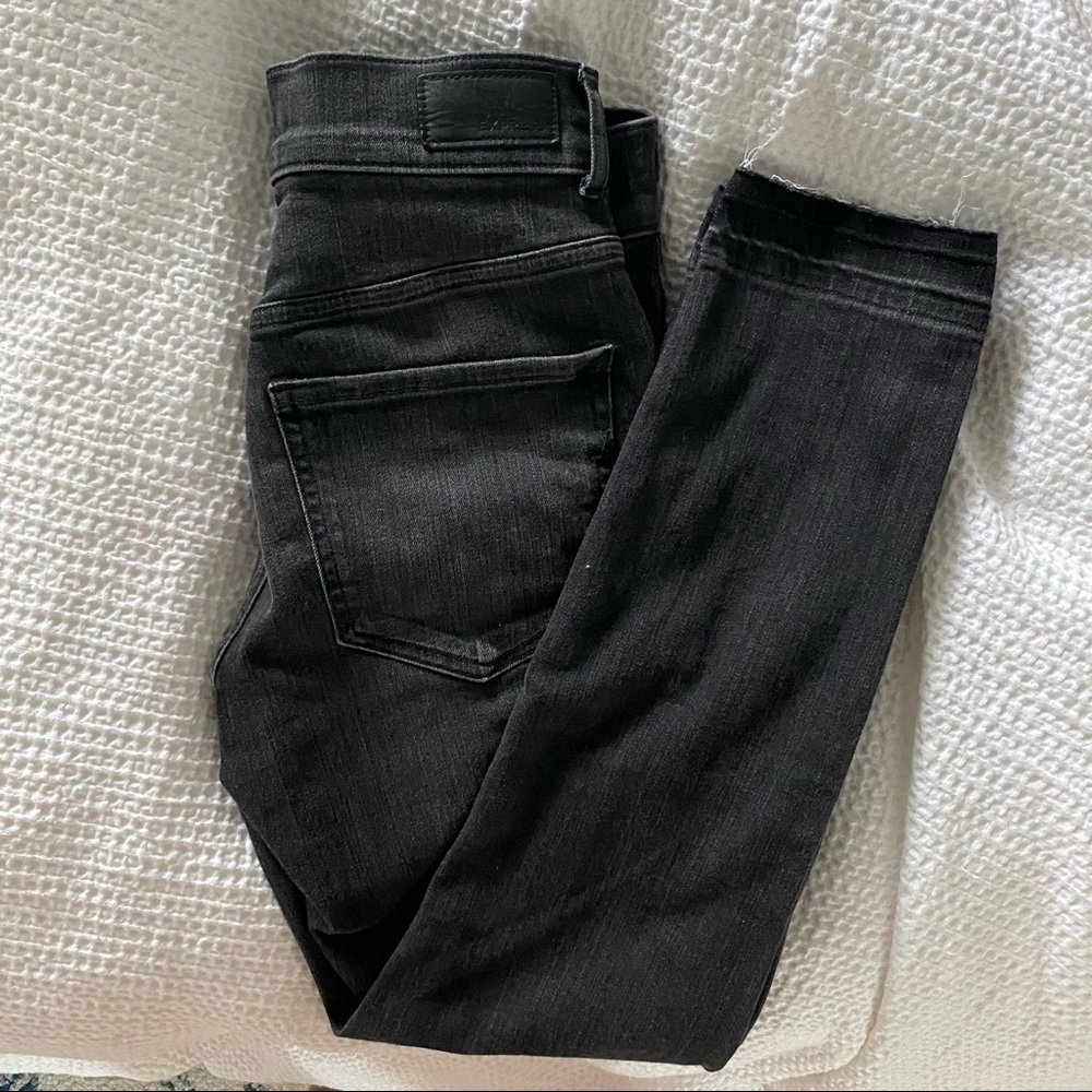 Express Cropped Black Jeans. BRAND NEW With Tags - Picture 3 of 6